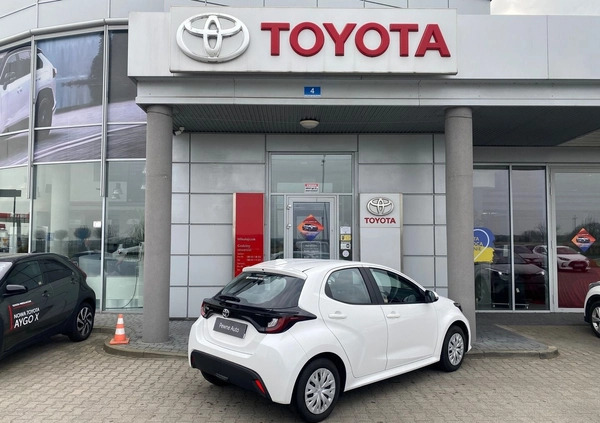 Toyota Yaris cena 63900 przebieg: 121529, rok produkcji 2022 z Brwinów małe 254